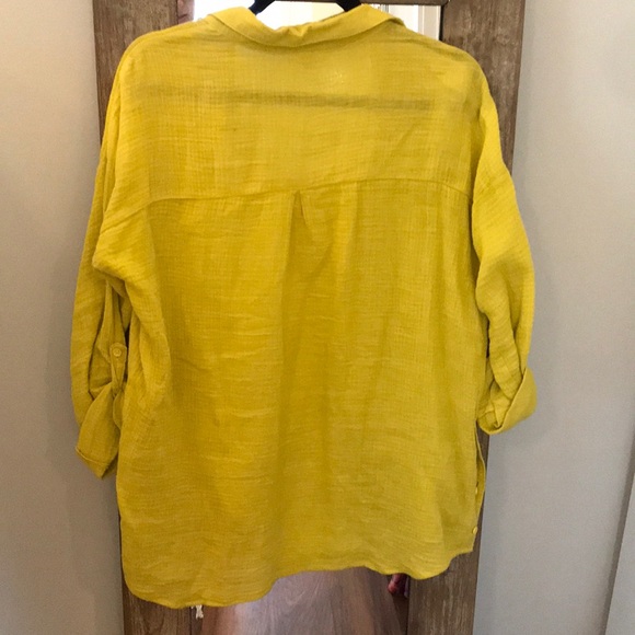 Women’s button up blouse - Picture 2 of 4